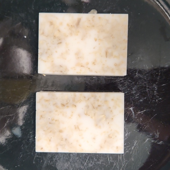 LAST 1❤️Raw Honey Oatmeal Shea Butter Soap 4oz. - Picture 6 of 12